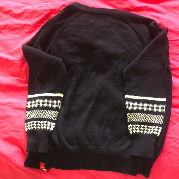 Woman’s Cardigan - Picture 4 of 4